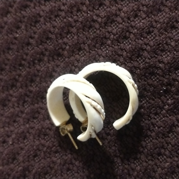 Genuine Ivory & 14 karat gold hoop earrings w/ gold ribboning, posts & backings - Picture 3 of 8